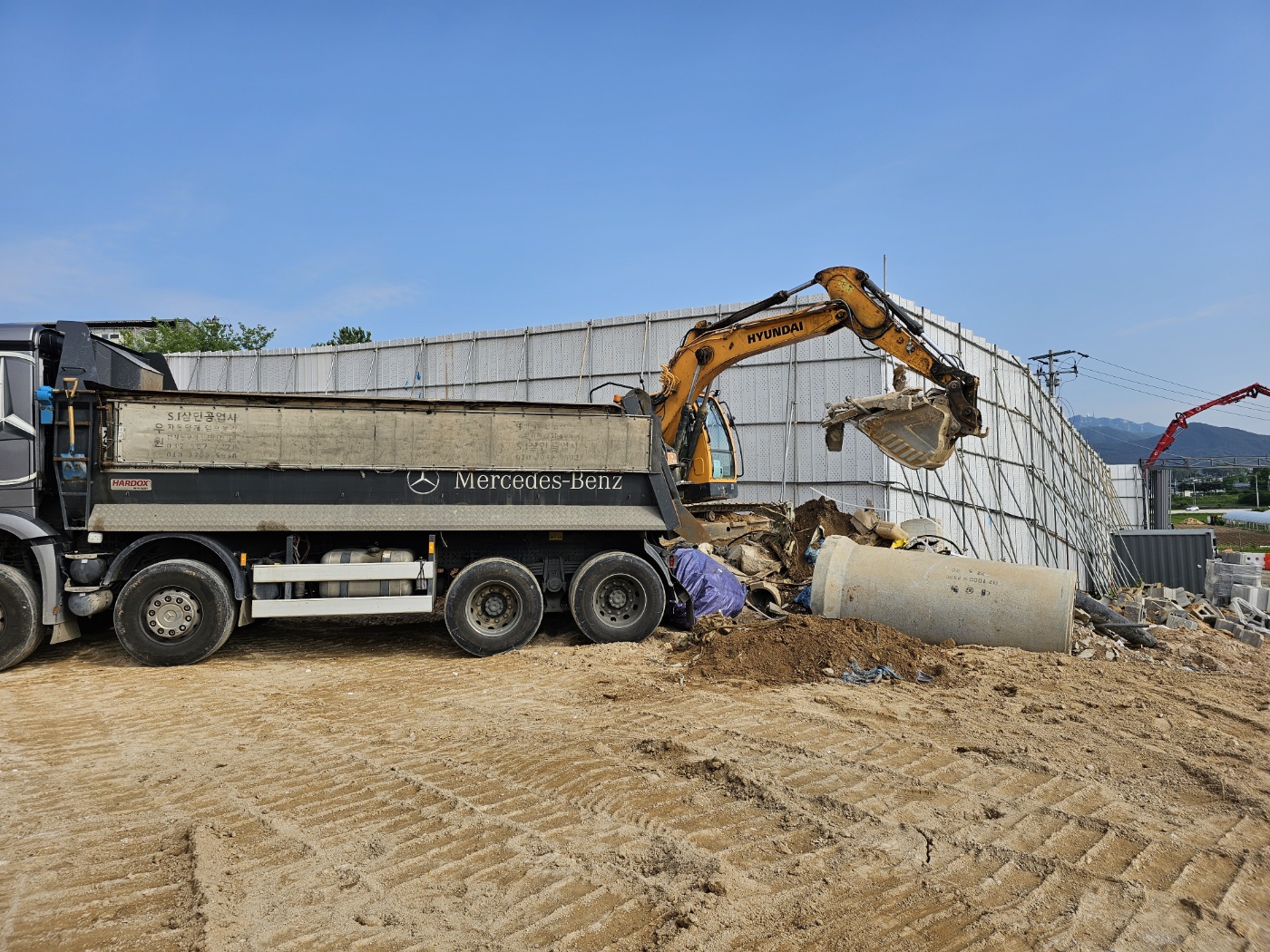 2000769928_sKAqFyJ1_c11040161426fbb102ae7cbe6362ba9b6cd98076.jpg 이미지크게보기